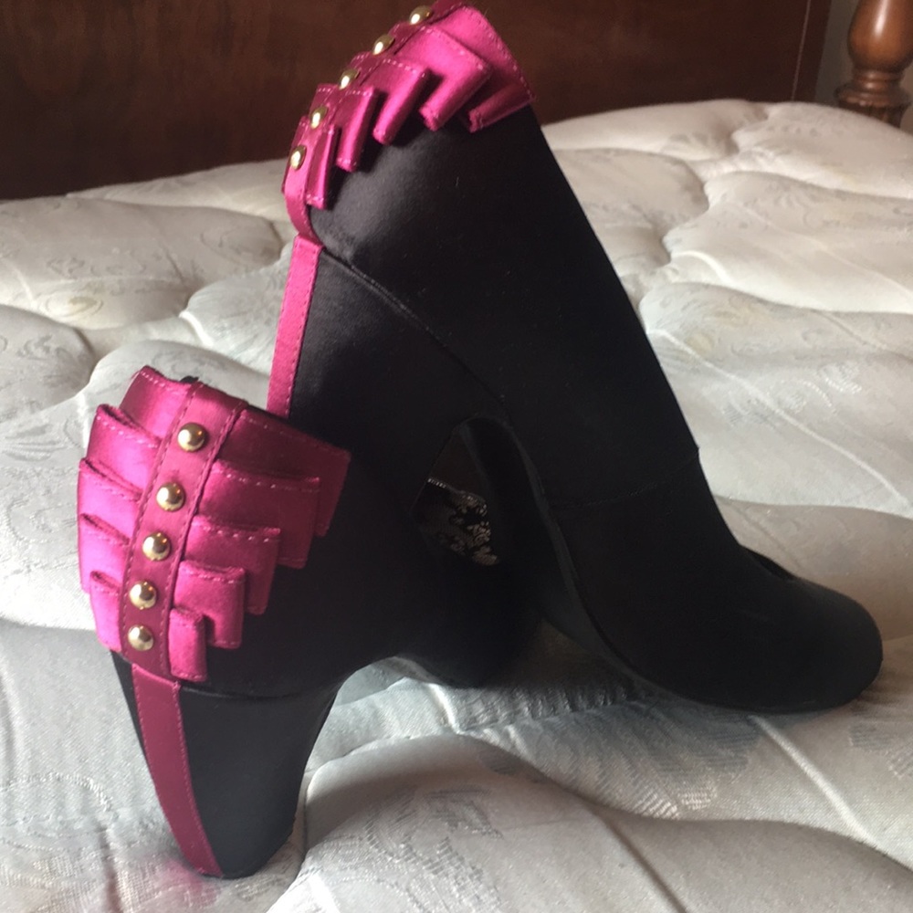 Black satin heels w/ ribbon and studs detailing